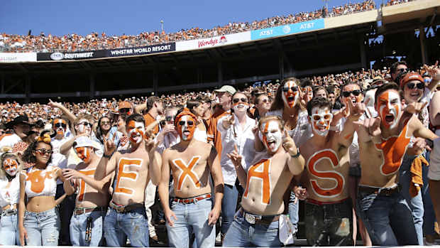 Texas Fan Broll16